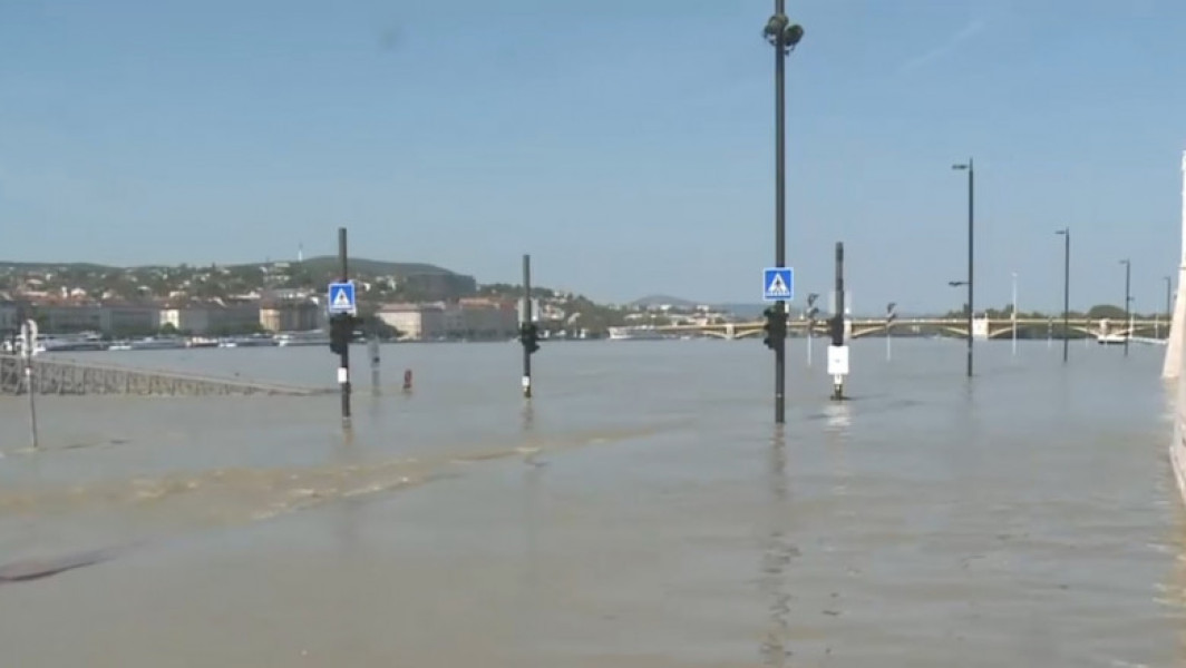 Dunărea inundă Budapesta, autoritățile române asigură că nu există pericol