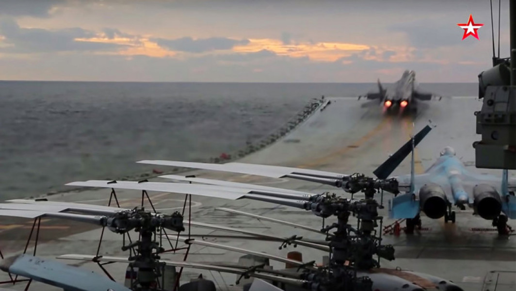 Rusia trimite marinari de pe portavionul Amiral Kuznetsov pe frontul din Ucraina