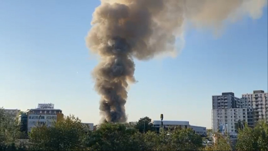 Incendiu puternic la Lacul Morii din București
