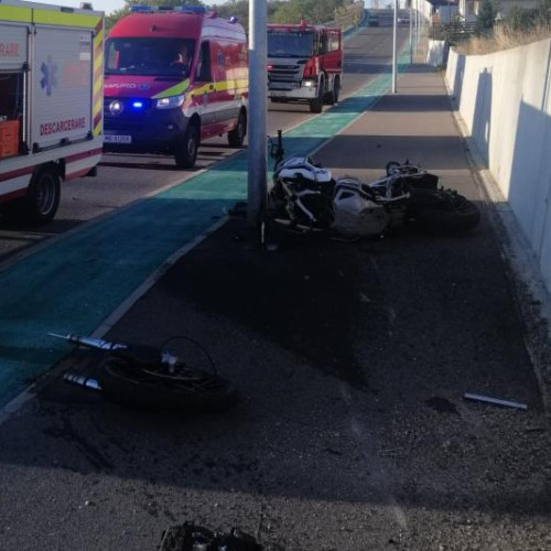 Accident rutier pe strada Moș Ion Roată: un motociclist, rănit