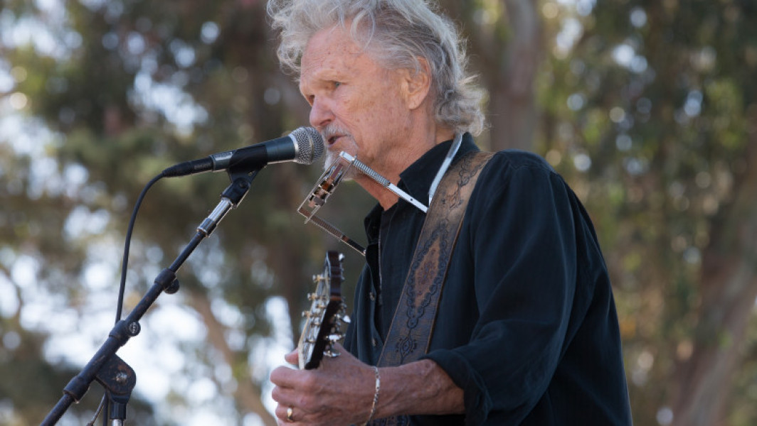 A murit Kris Kristofferson, legenda muzicii country și a cinematografiei