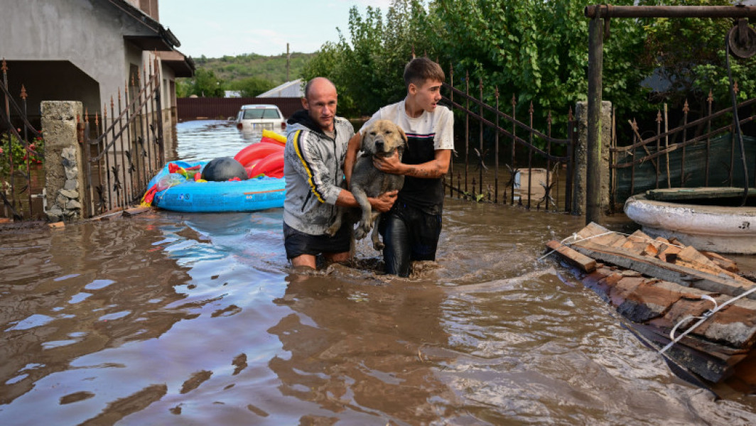 Evacuări masive în județele afectate de fenomene meteorologice severe