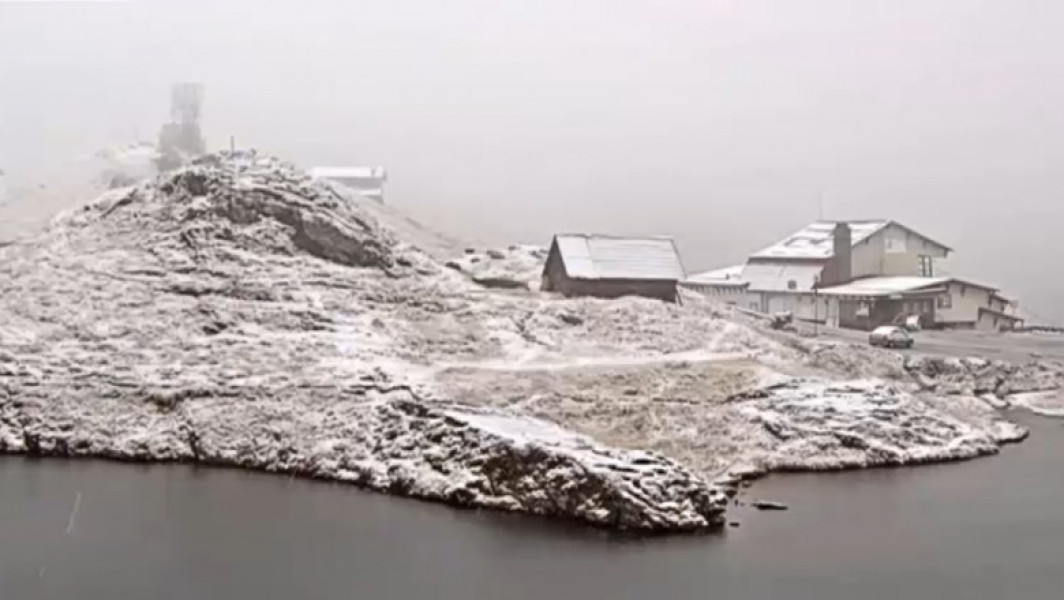 Tronsonul Ranca – Obarsia Lotrului de pe Transalpina acoperit de zapada