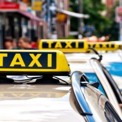 Tarifele mari la taxi în Cluj-Napoca frustrează călătorii