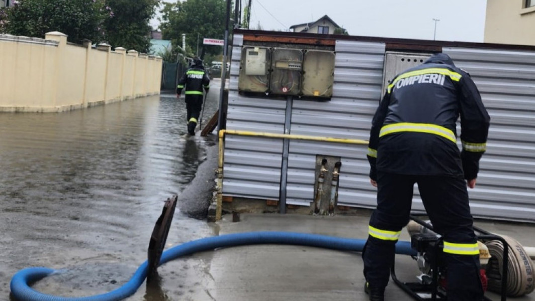 Peste 6.000 de persoane evacuate preventiv din patru județe