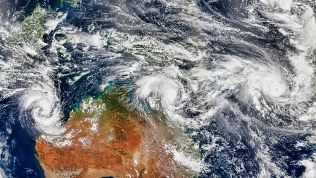 Fenomenele meteorologice extreme: ciclonii și furtunile