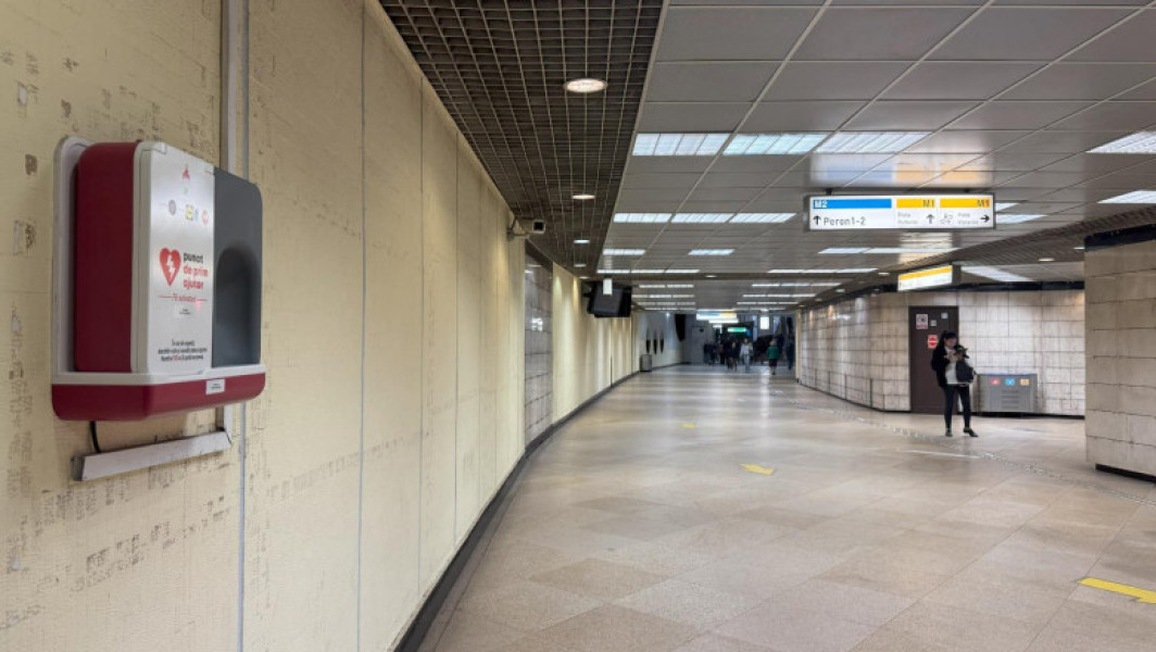 Instalarea defibrilatoarelor automate în stațiile Metrorex din București