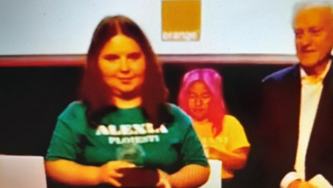 Alexia Isvoranu, studenta română, câștigătoare la Concursul Internațional de Limba Franceză din Paris