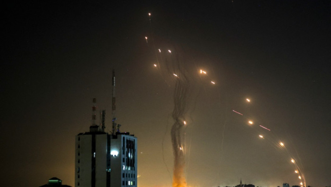 Israelul își activează sistemele de apărare antiaeriană în fața atacurilor Iranului