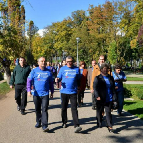 Plimbări pe &quot;Promenada Inimilor&quot; pentru prevenirea bolilor cardiovasculare în Cluj-Napoca