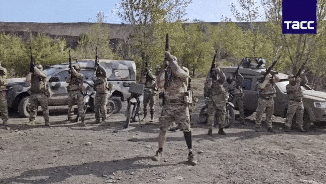 Militarii ruși îl felicită pe Vladimir Putin cu ocazia zilei sale de naștere