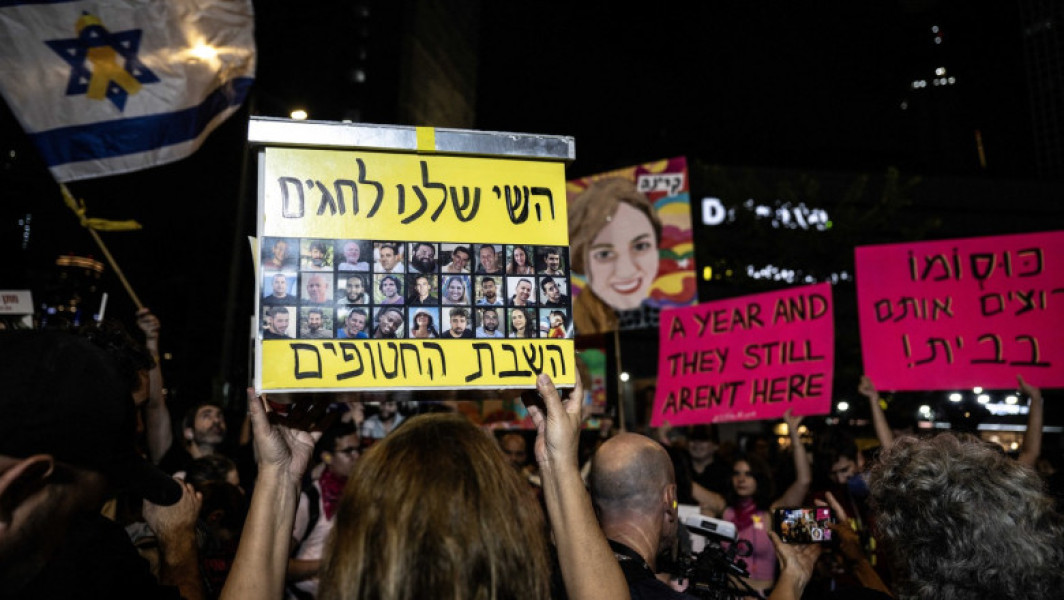 Marea Britanie își retrage familiile personalului ambasadei din Israel din cauza escaladării conflictului