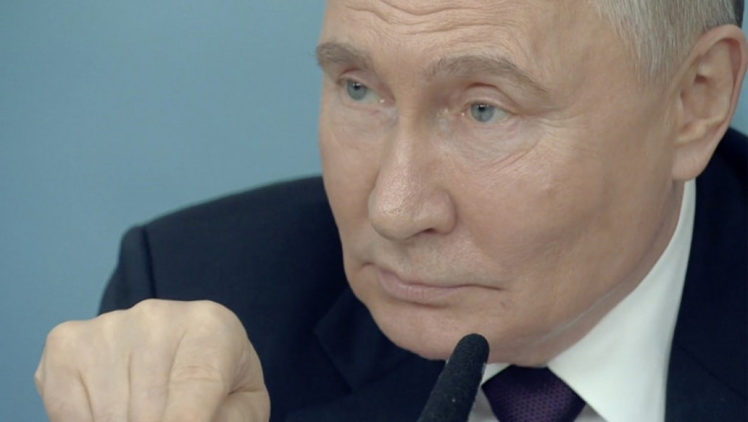 Vladimir Putin și Masud Pezeshkian se întâlnesc pentru prima dată la Ashabad