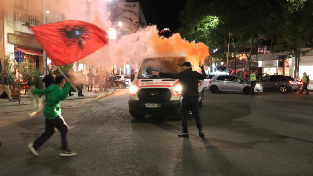 Poliția albaneză dispersează protestatarii în Tirana