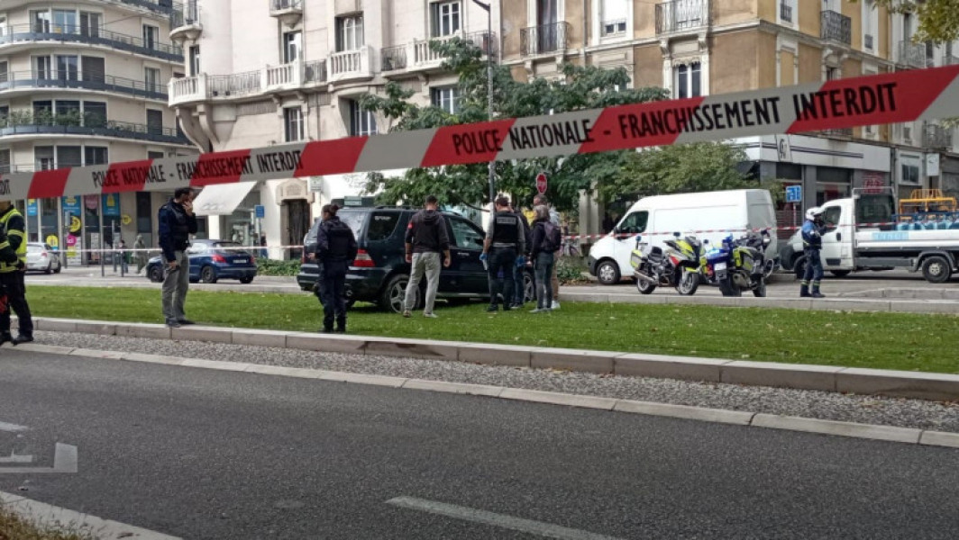 Atac armat asupra unei furgonete blindate în centrul orașului Grenoble
