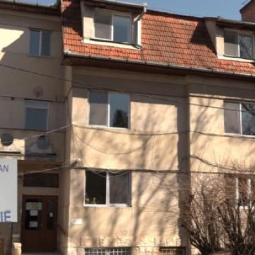 Pompierii intervin la Clinica de Endocrinologie din Cluj-Napoca din cauza unei alarme de incendiu