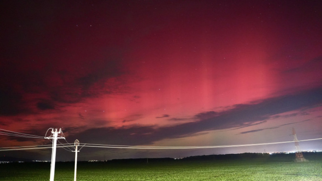 Furtuna geomagnetică aduce aurora boreală în România