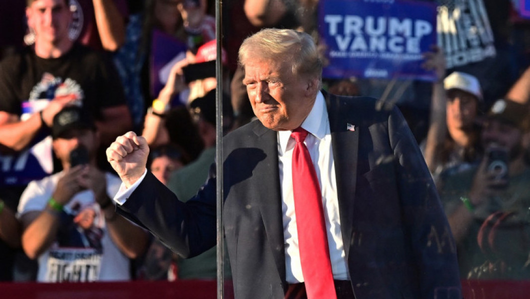 Barbat ars la mitingul lui Donald Trump în Coachella, California