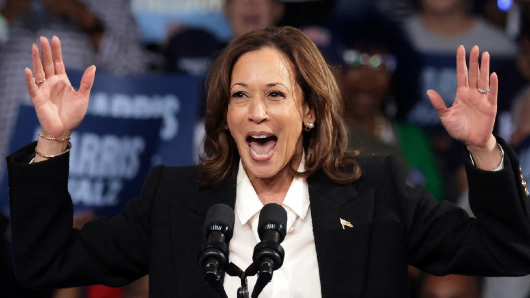 Kamala Harris întâmpină dificultăți în a convinge alegătorii latino și afroamericani, arată un sondaj