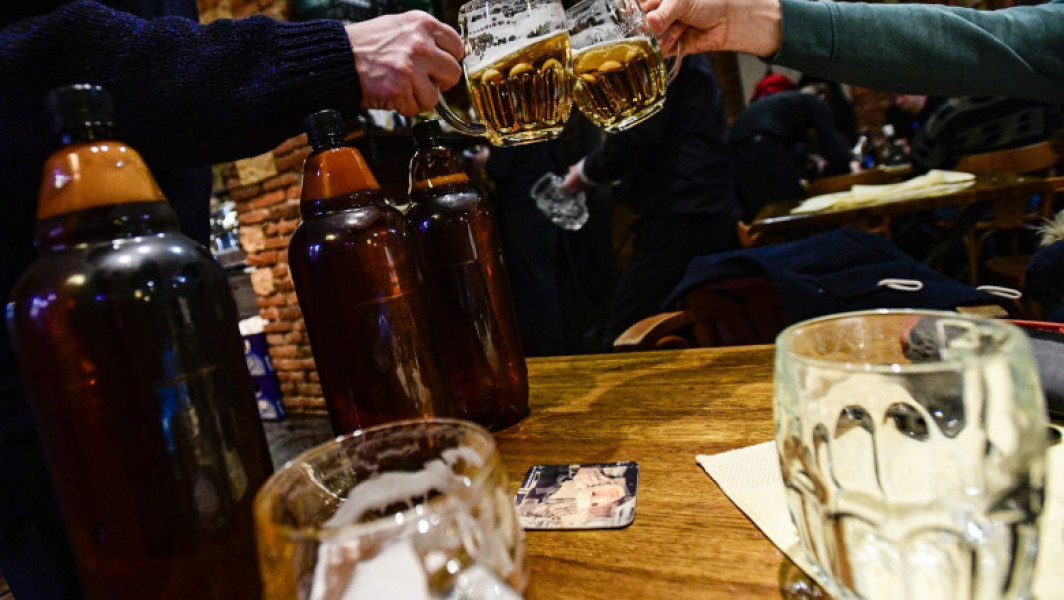 Praga interzice tururile de noapte prin baruri pentru a combate comportamentul deranjant al touristilor