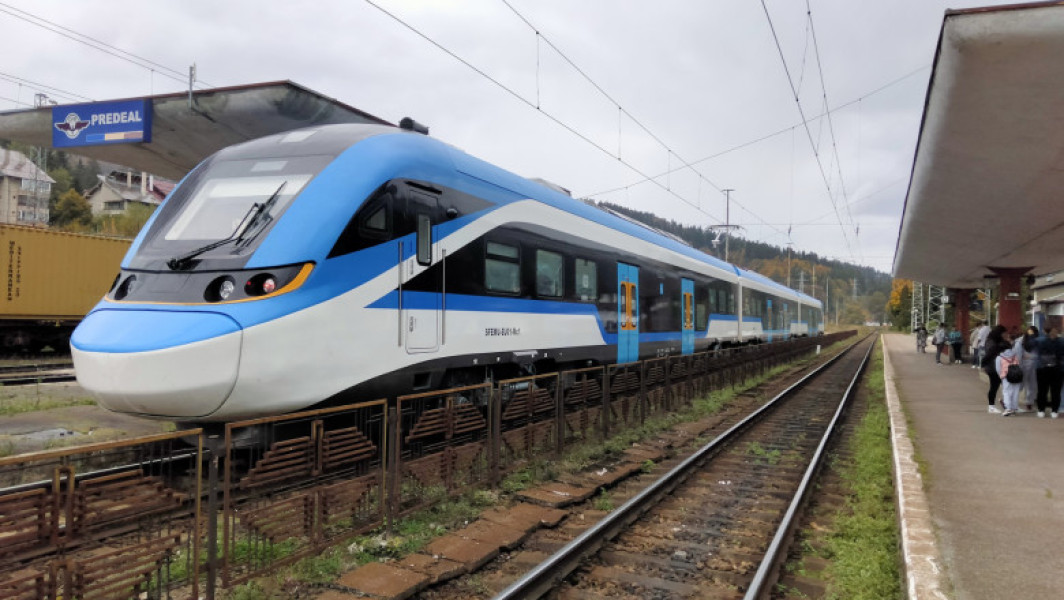 Primul tren electric chinezesc începe probele pe traseul Brașov - București - Constanța
