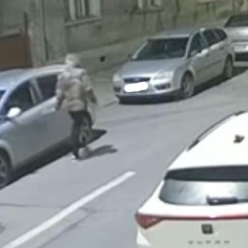 11 șoferi din Dej, victime ale vandalizării mașinilor în noaptea de luni