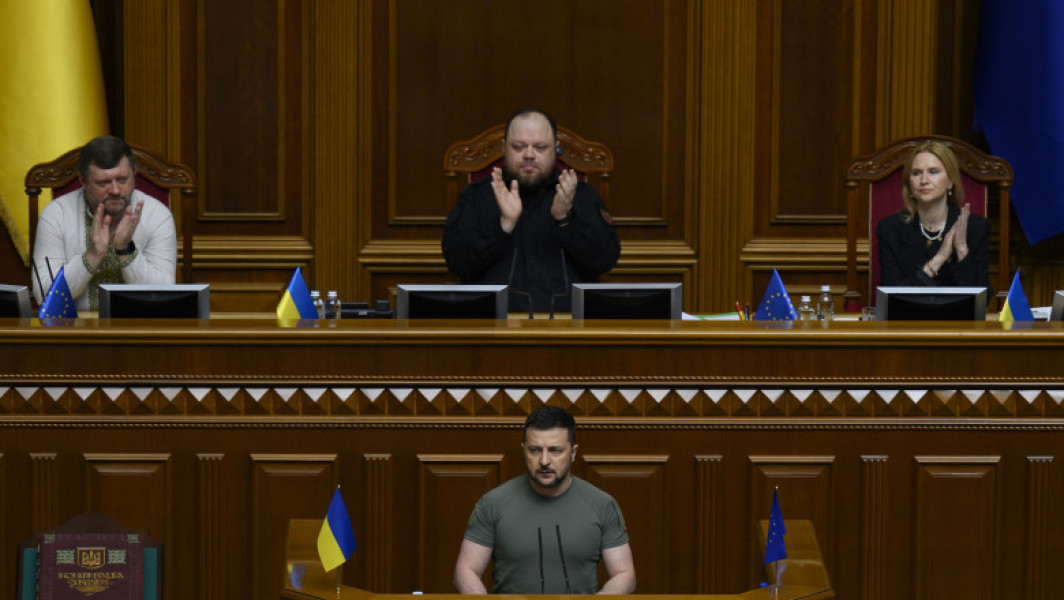 Zelenski își prezintă "planul de victorie" în Parlamentul de la Kiev