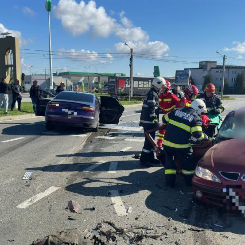 Accident cu 3 mașini la Dej, 5 persoane internate