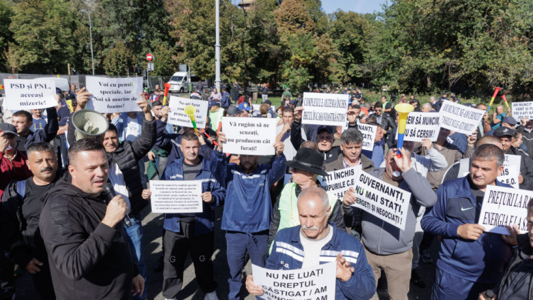 Proteste în Piața Victoriei împotriva noii legi a pensiilor