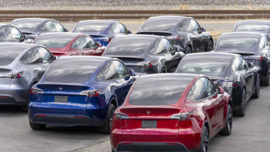 Tesla investigată de autoritățile americane după un accident mortal