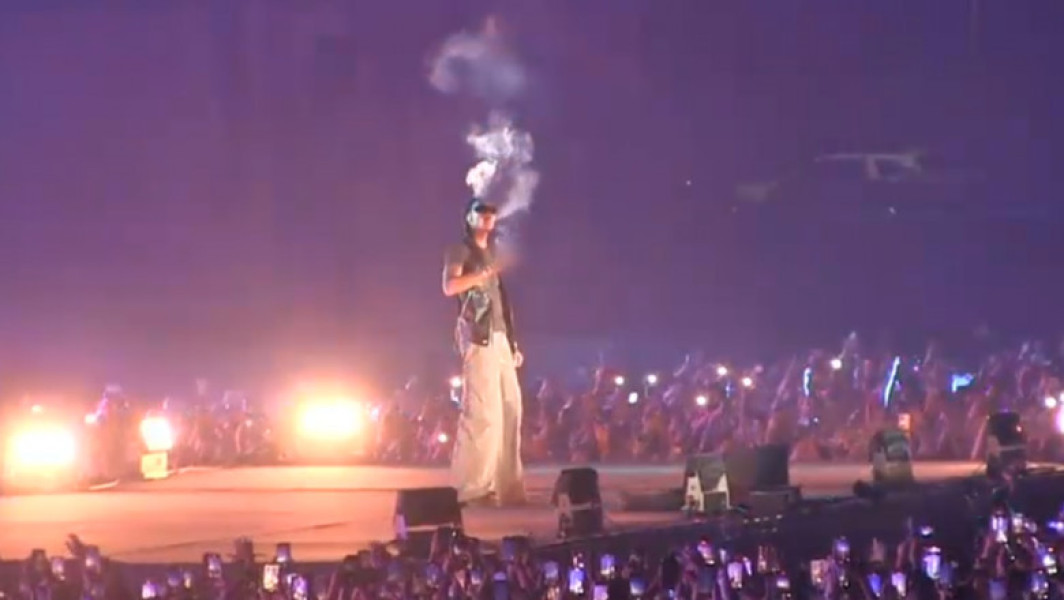 Wiz Khalifa trimis în judecată pentru consum de droguri la festivalul "Beach, Please!"