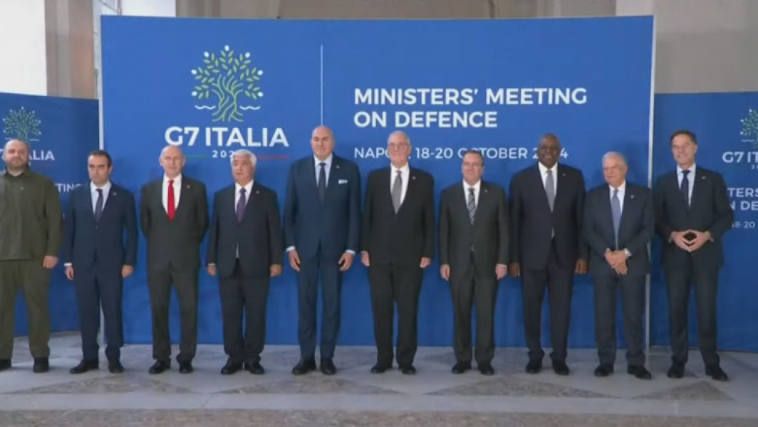 Miniștrii apărării din G7, reuniți la Napoli, acuză Rusia de agresiune