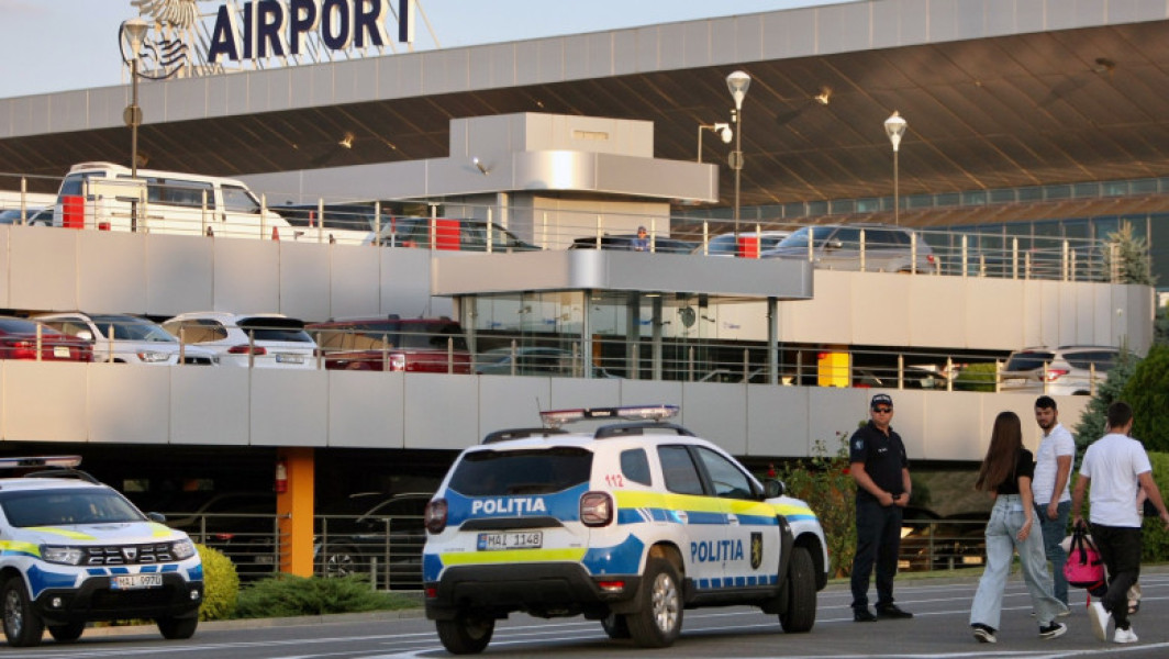Câinii de urmă de la Aeroportul Chișinău, activitate intensificată în ajunul alegerilor