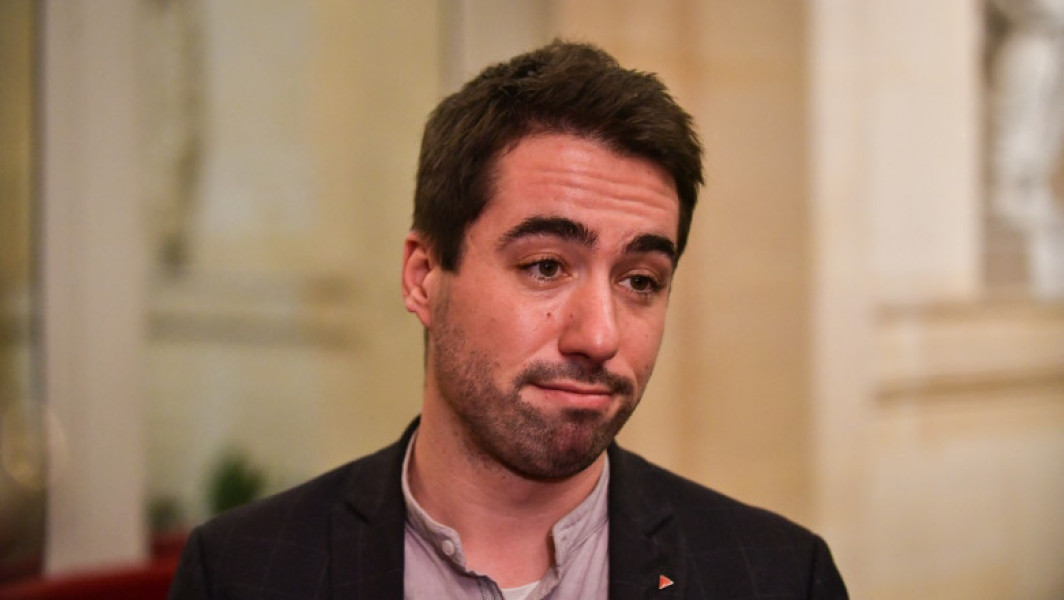 Deputat francez recunoaște consumul de droguri și anunță un plan de tratament
