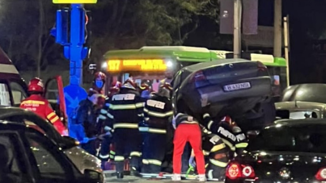 Accident rutier pe bulevardul Iuliu Maniu, patru autovehicule implicate