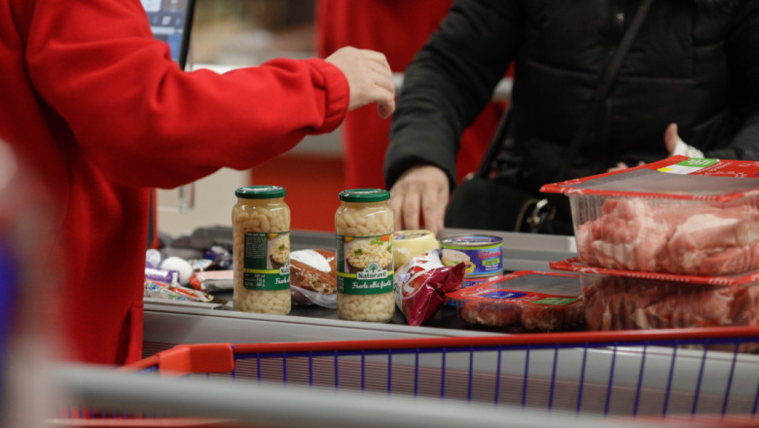Guvernul român pregătește plafonarea prețurilor pentru toate produsele alimentare