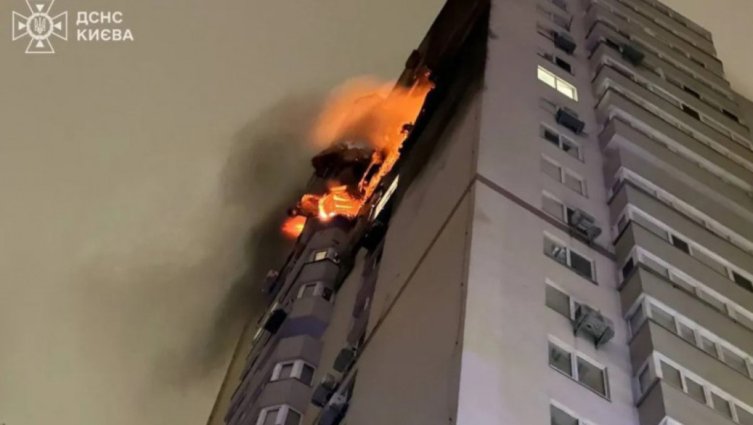 O dronă rusă a lovit un bloc de locuințe din Kiev, provocând un mort și patru răniți
