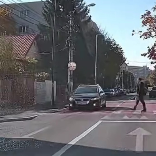 Camerele de bord surprind incidente periculoase cu pietonii la Cluj