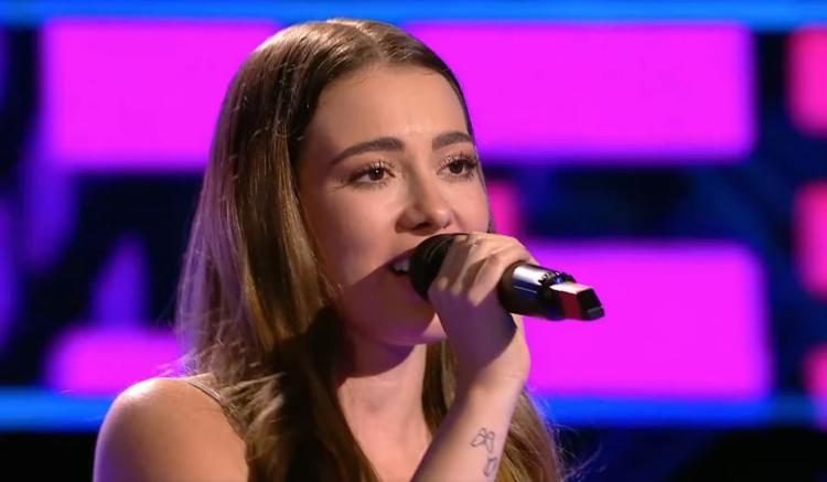 Eveline Buta, tânăra talentată care a electrizat scena Vocii României