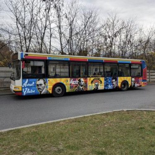 Autobuz artistic pe străzile Clujului