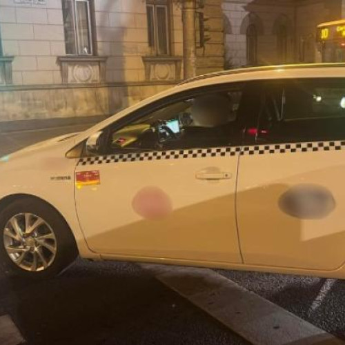 Un taximetrist din Cluj blochează circulația pe trecerea de pietoni