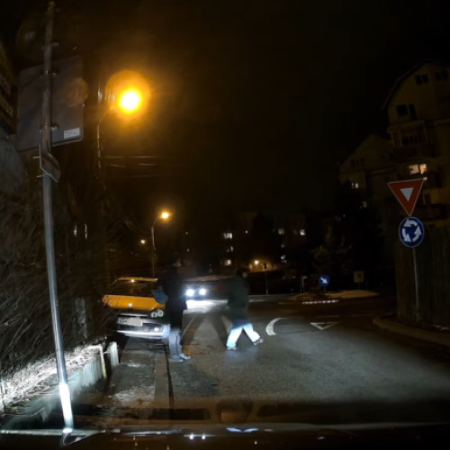 Clujean găsește mașina lovită după o manevră necorespunzătoare
