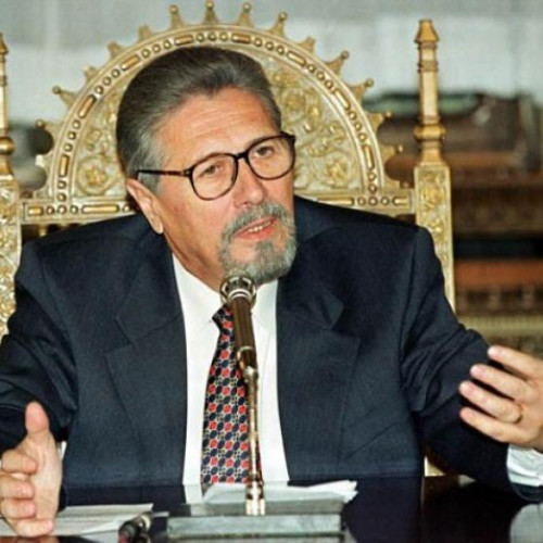 Emil Constantinescu îndeamnă tinerii să prețuiască libertatea și să conștientizeze vulnerabilitățile societății
