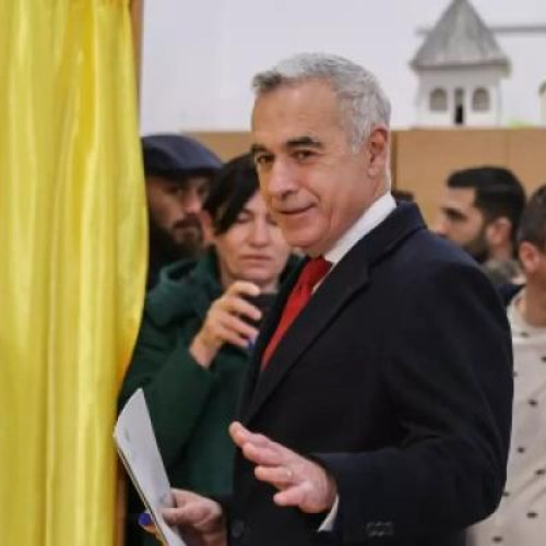 Calin Georgescu protestează simbolic de Ziua Constituției