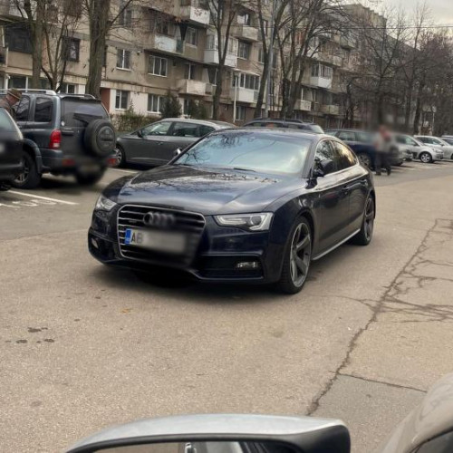 Un șofer din Cluj-Napoca blochează o parcare, devenind &quot;proprietar&quot; neașteptat