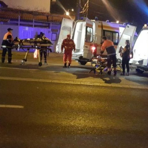O bătrânică de 70 de ani a fost lovită de o mașină pe o trecere de pietoni din Turda