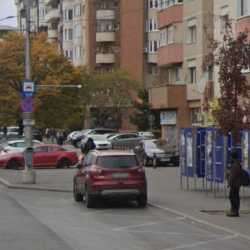 Clujenii se plâng de parcarea ilegală la statia de autobuz Crinului