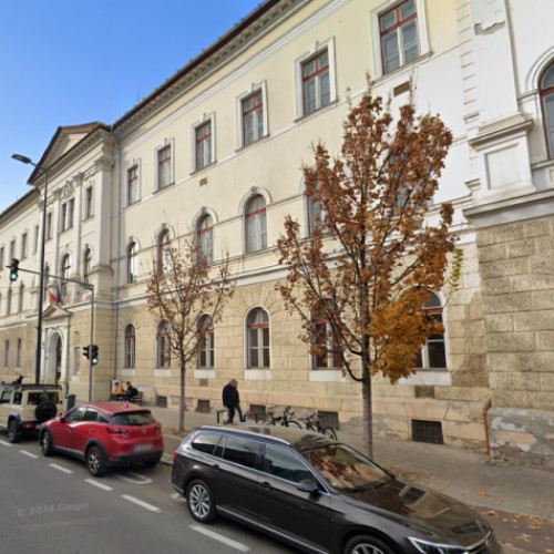 Elevii Colegiului Național &quot;Gheorghe Șincai&quot; din Cluj-Napoca se plâng de fumul toxic
