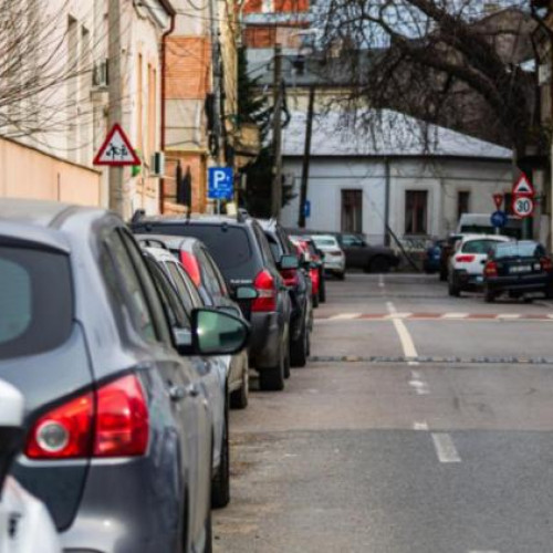 Clujeni nemulțumiți de haosul din parcările de pe strada Tabacarilor