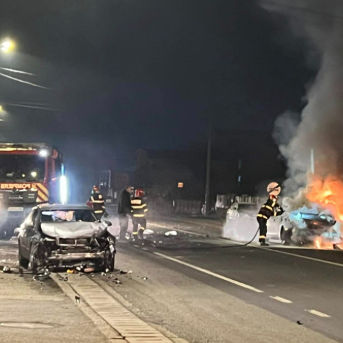 Accident rutier în Cluj: coliziune între trei autoturisme, două persoane rănite